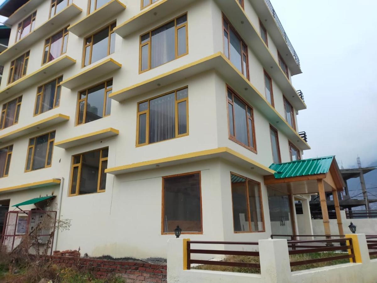 מנאלי Lotus Inn Rohtang View מראה חיצוני תמונה