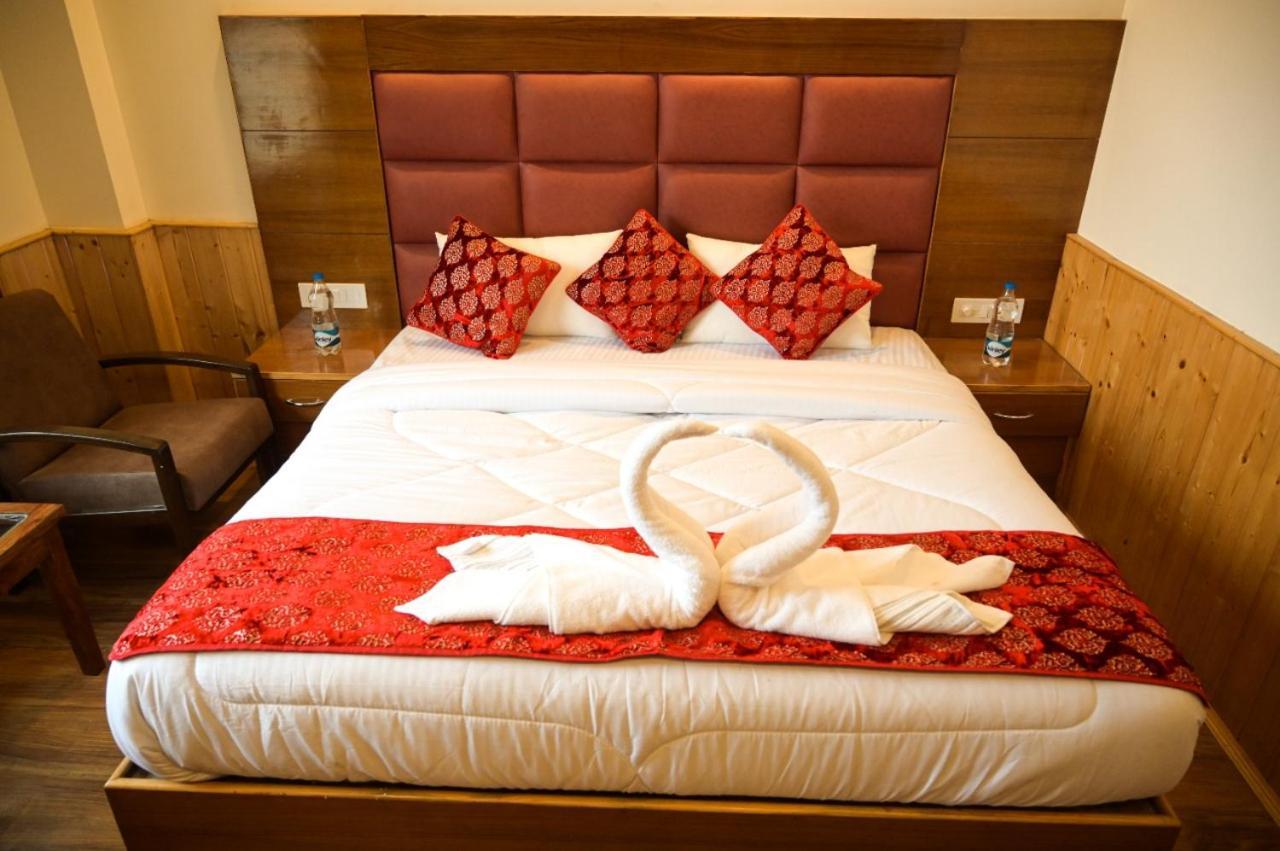 מנאלי Lotus Inn Rohtang View מראה חיצוני תמונה